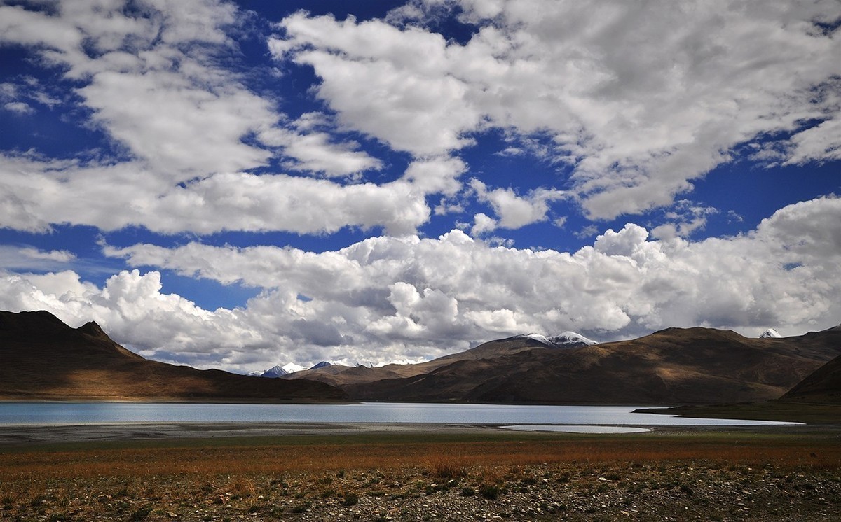 风  光  旖  旎  的  羊  卓  雍  错（续）