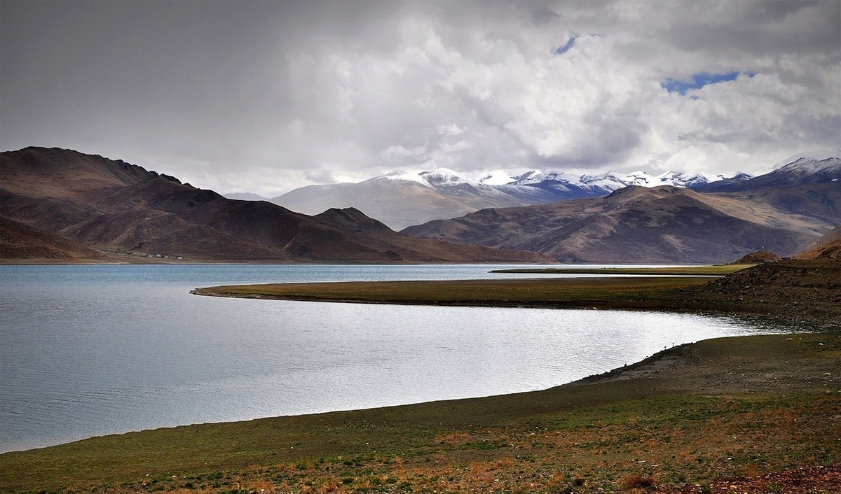 风  光  旖  旎  的  羊  卓  雍  错（续）