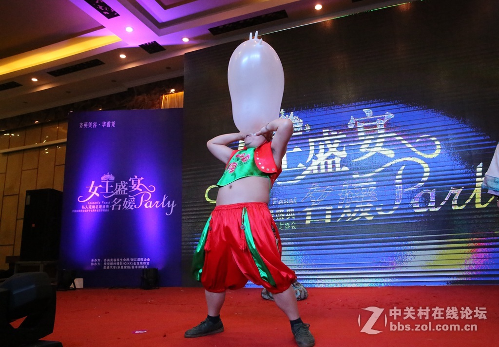 绝活二人转----鼻碎橡胶手套