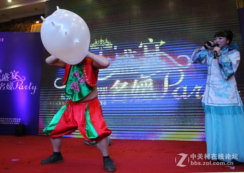 绝活二人转----鼻碎橡胶手套