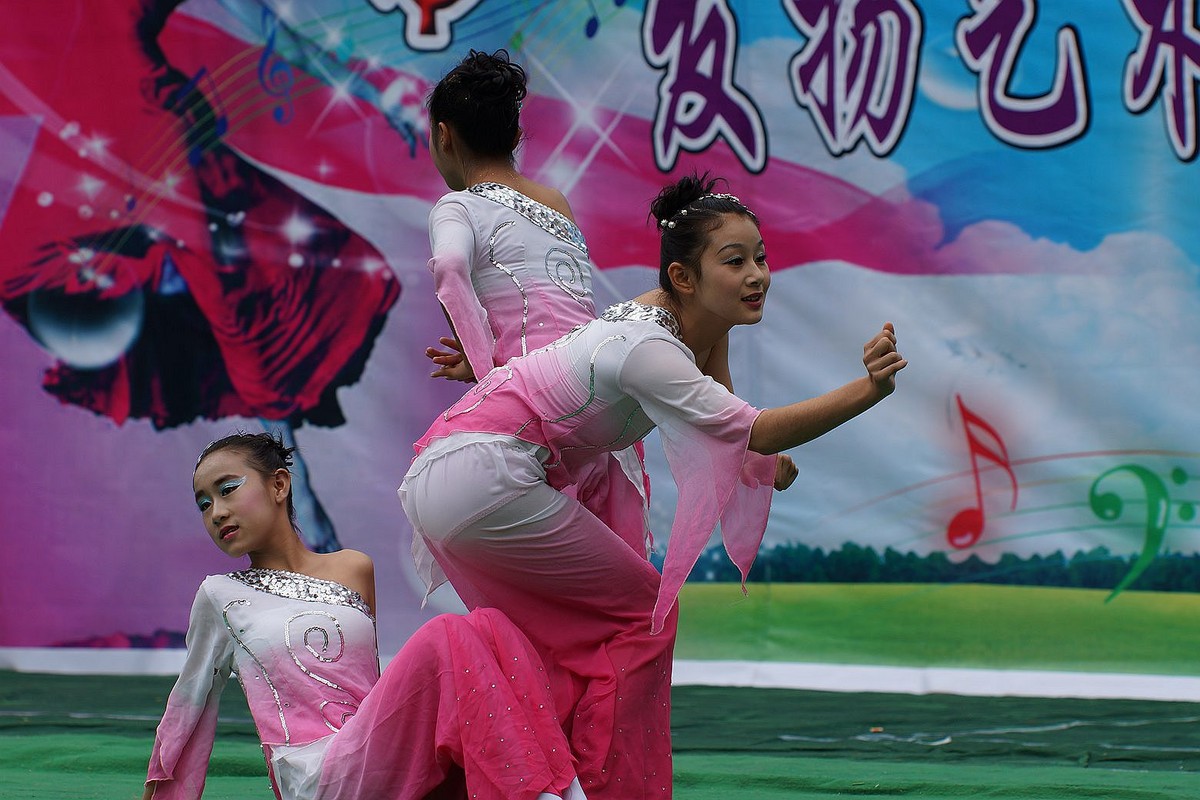 校园内文艺演出