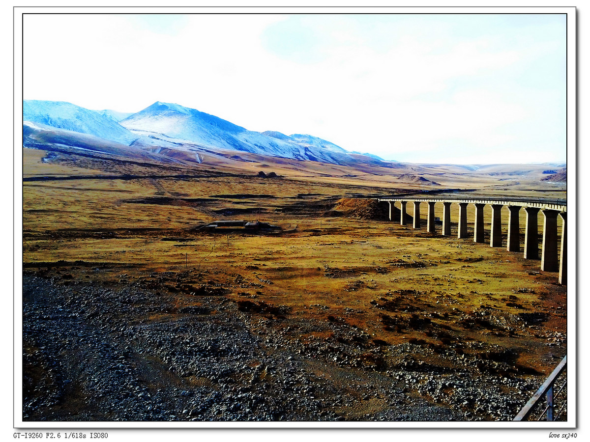 南疆铁路线的屋脊——乌斯特风光