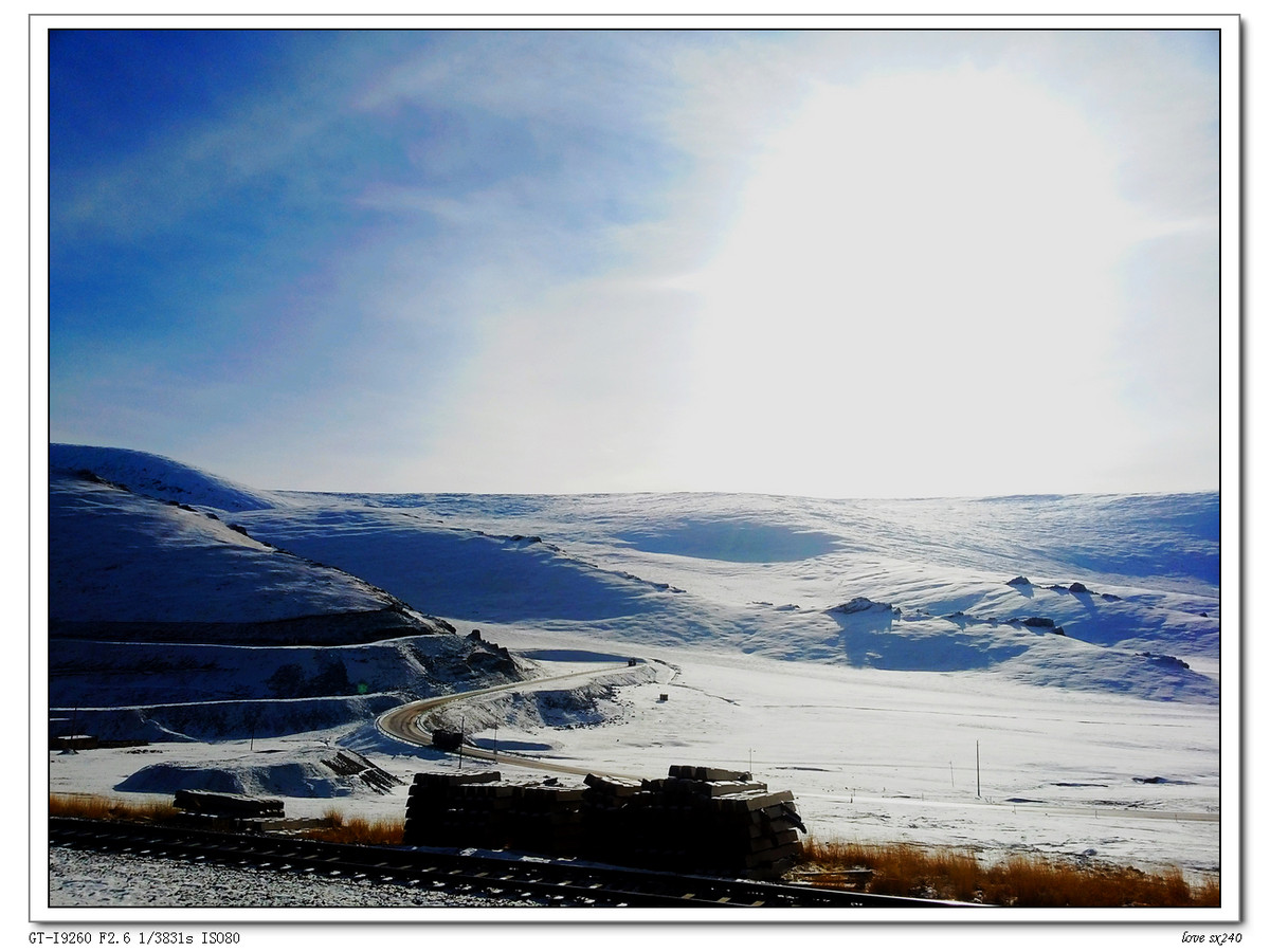 南疆铁路线的屋脊——乌斯特风光