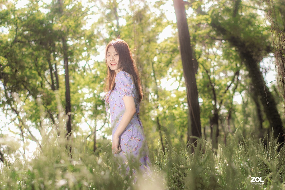 【梦幻美拍】绿荫下的少女