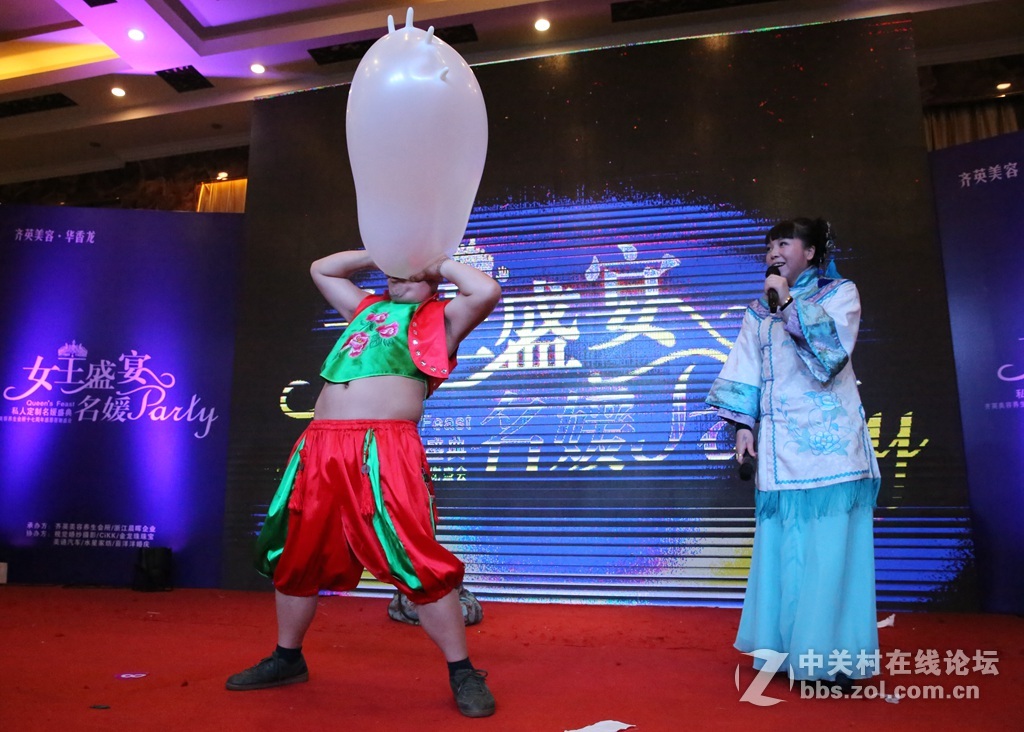 绝活二人转----鼻碎橡胶手套