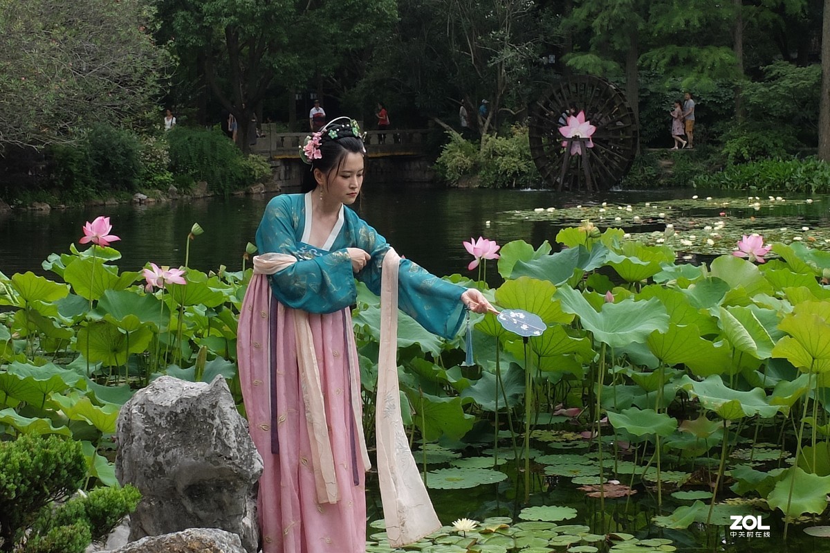 【靓女】——摄于上海古猗园