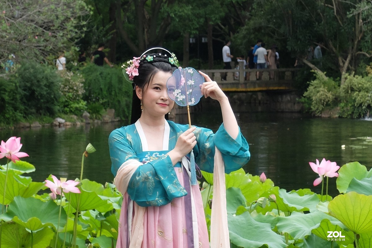 【靓女】——摄于上海古猗园