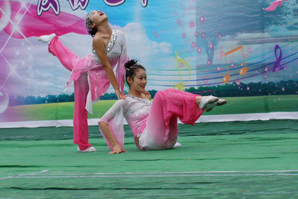 校园内文艺演出