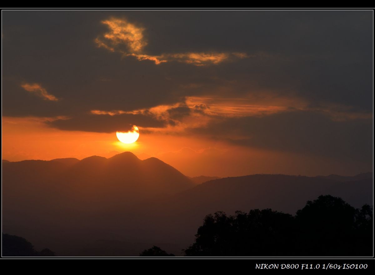 兴隆山上看夕阳