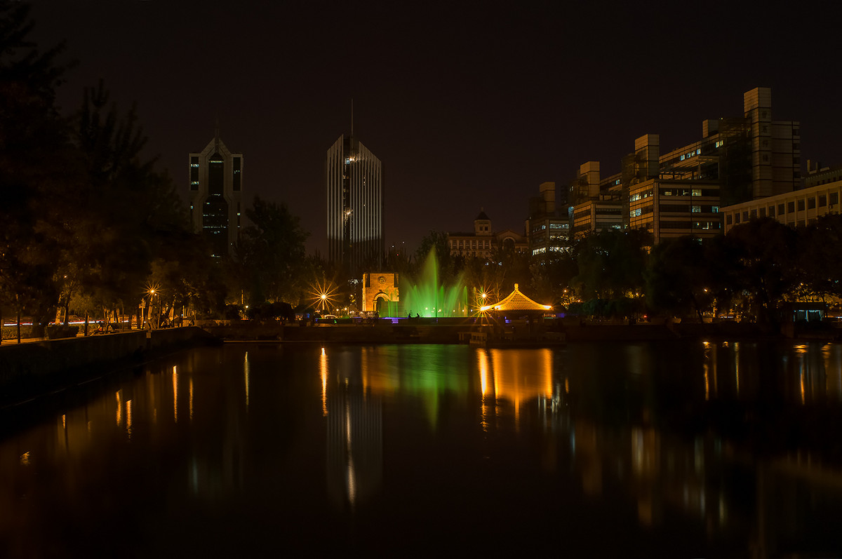 天津大学北洋广场夜色小景