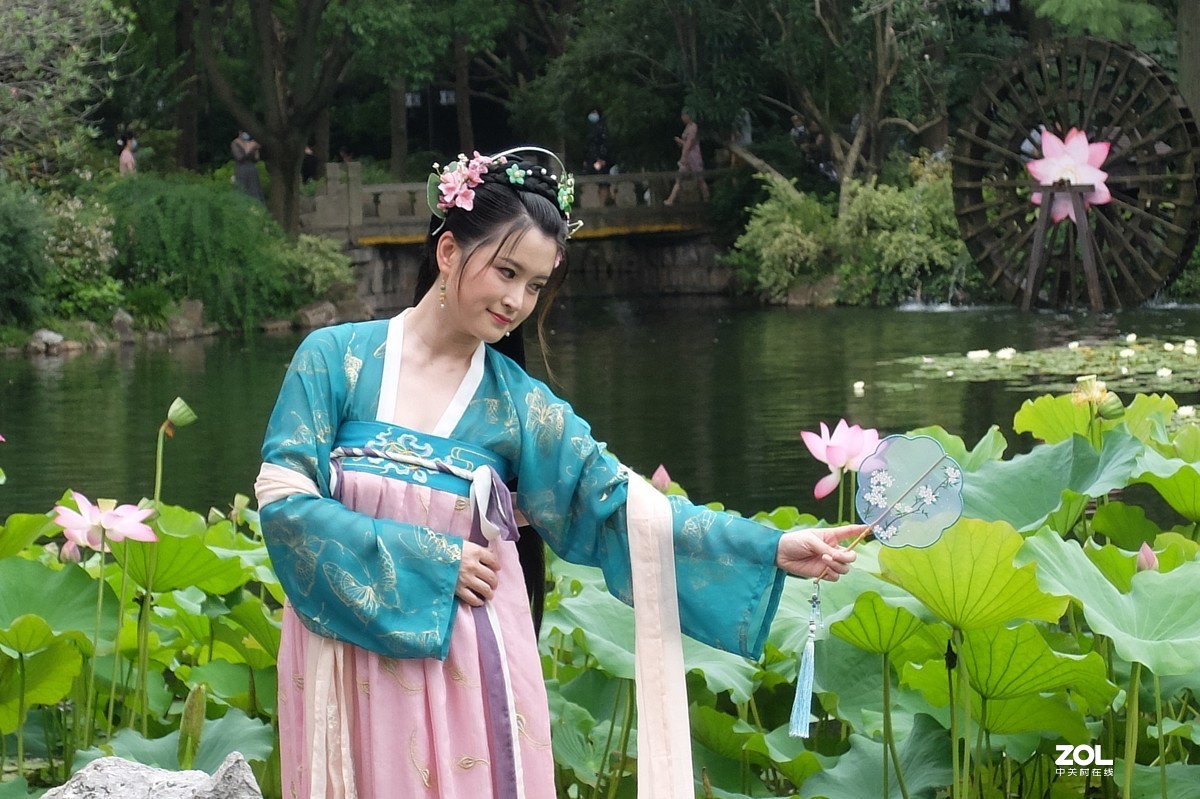 【靓女】——摄于上海古猗园