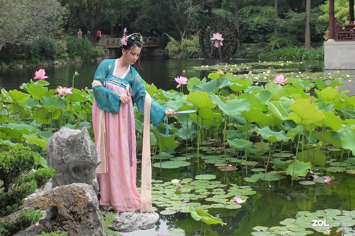 【靓女】——摄于上海古猗园