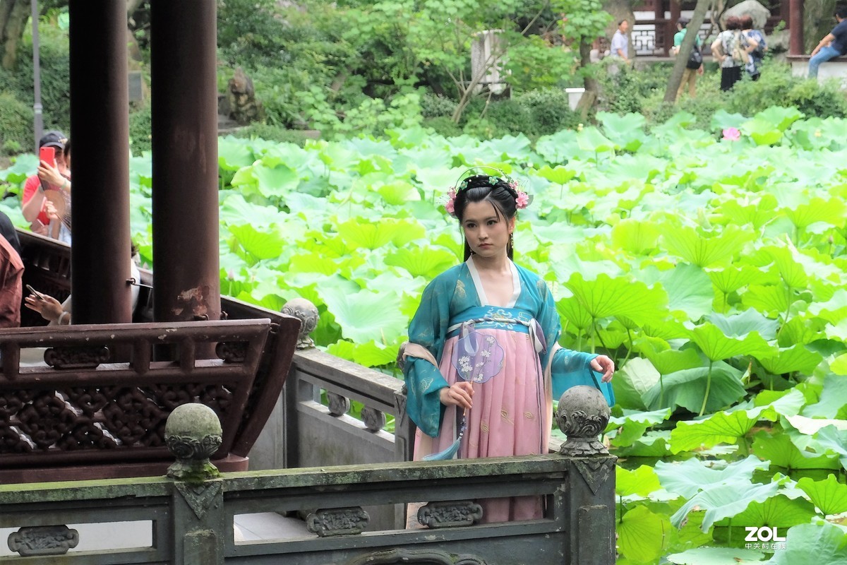 【靓女】——摄于上海古猗园