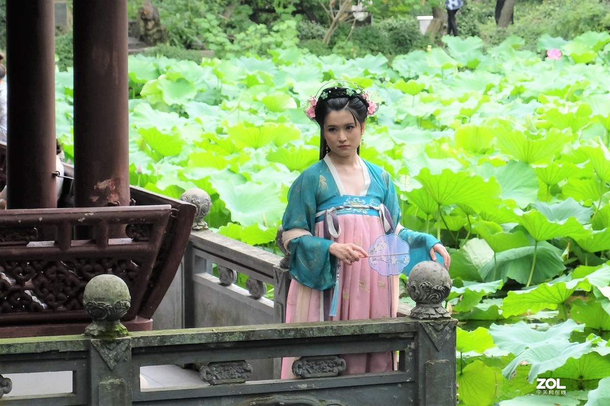 【靓女】——摄于上海古猗园