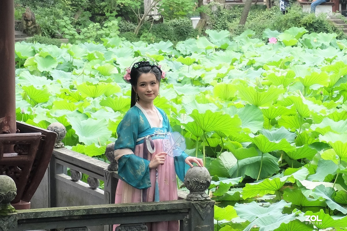 【靓女】——摄于上海古猗园