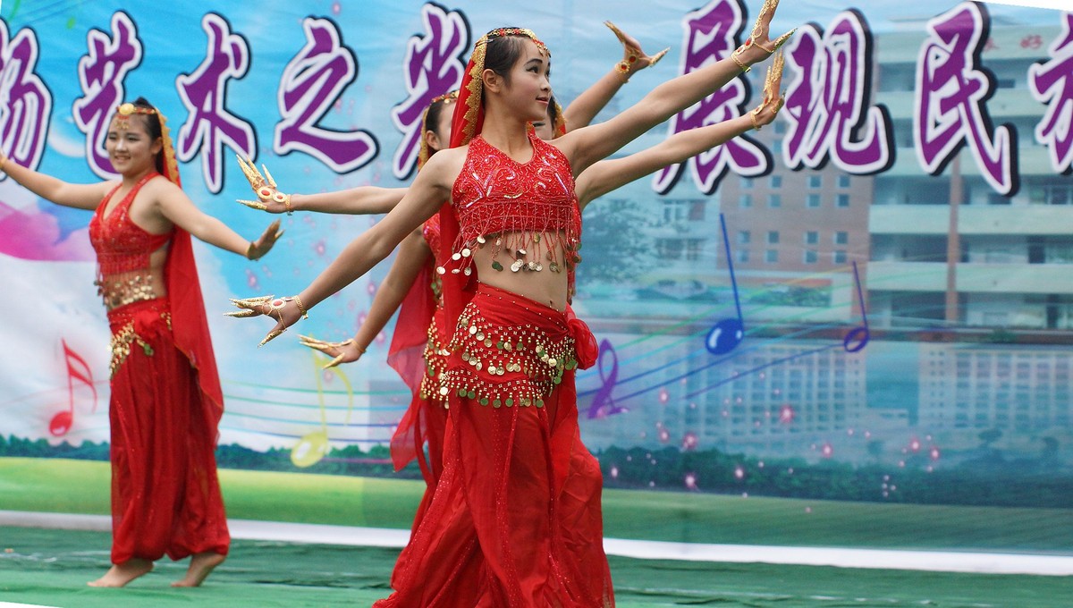 校园内文艺演出