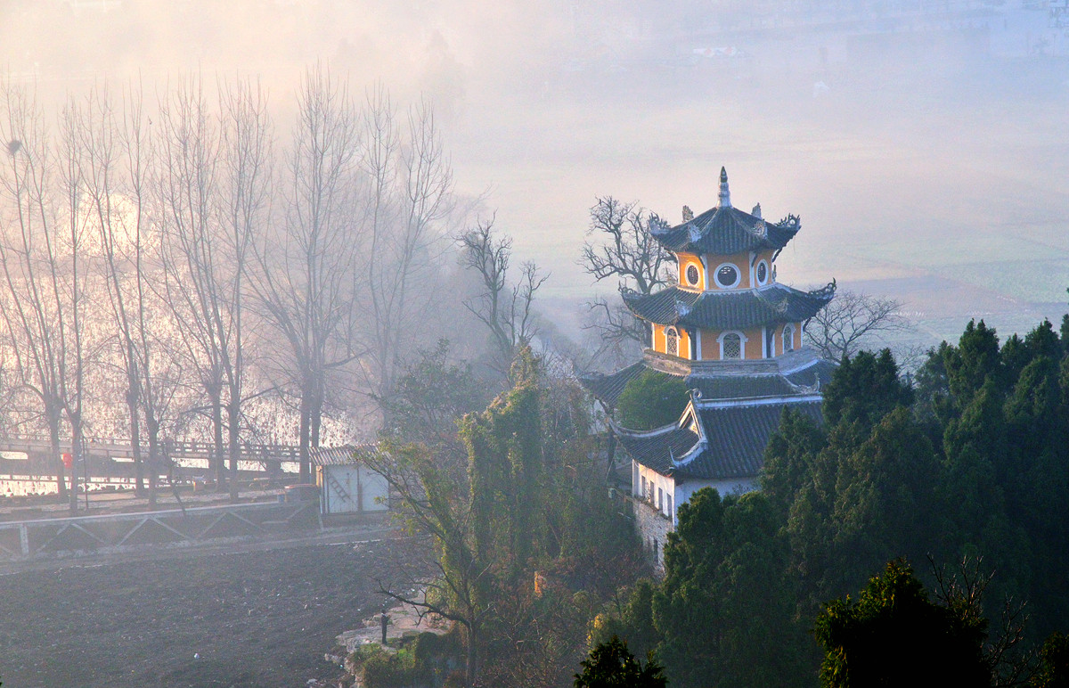 #寻找尼康镜头中的最美中国#家乡风景之《雾锁龙城》