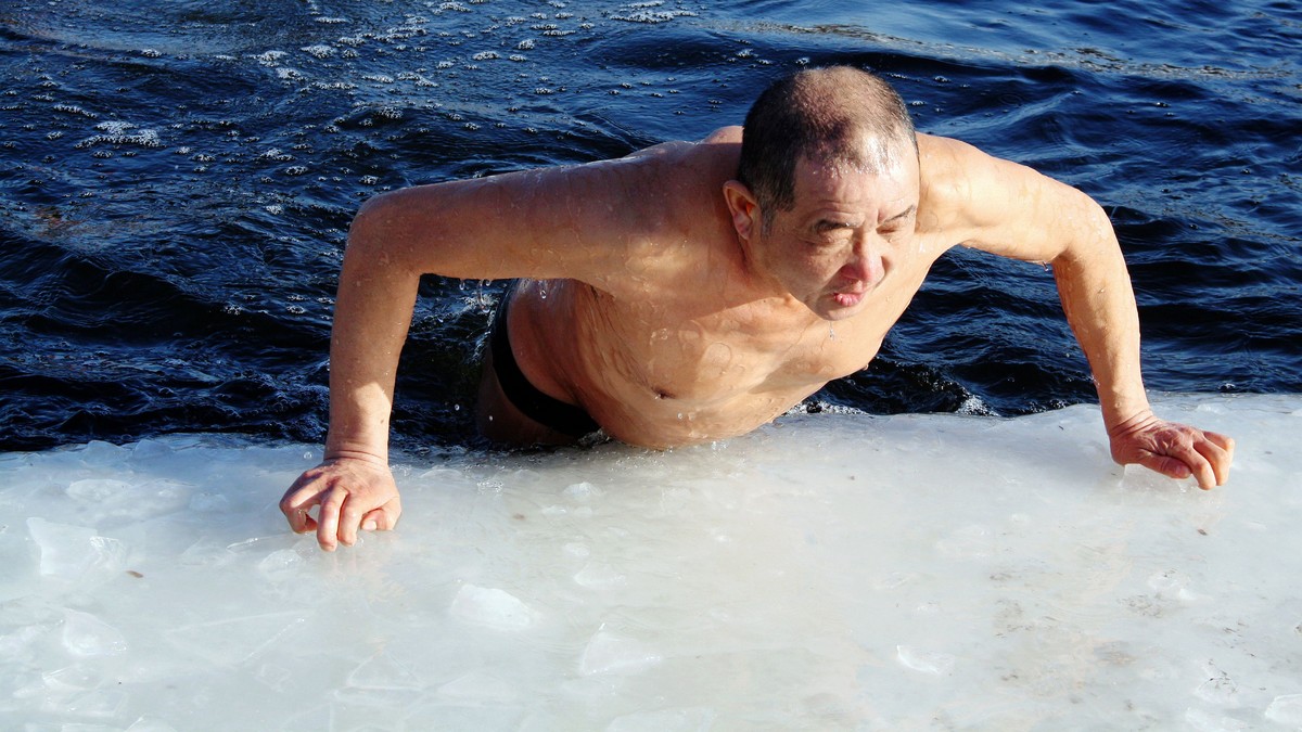 2015年元月2日拍摄 沈阳北陵公园 冬泳队的 新习作    祝福各位师友新年快乐 万事如意