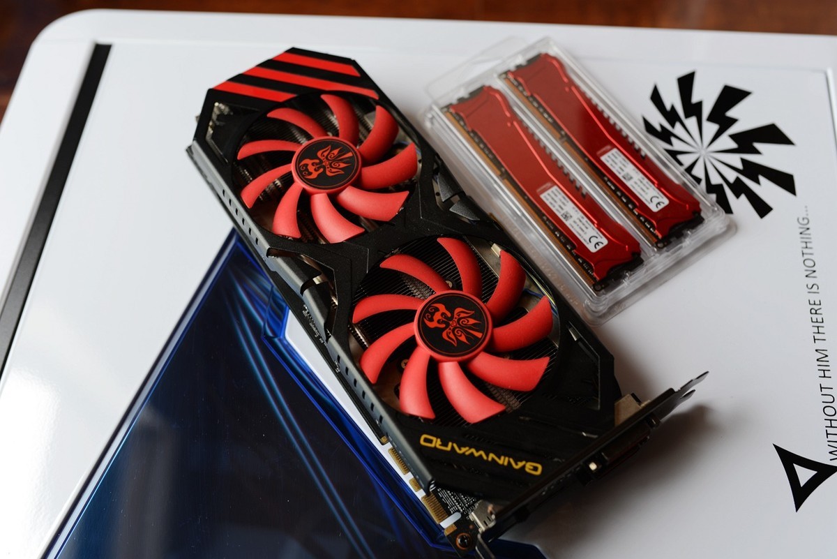 HyperX savage 野性风骚红，ROG GTX970霸道攒机作业