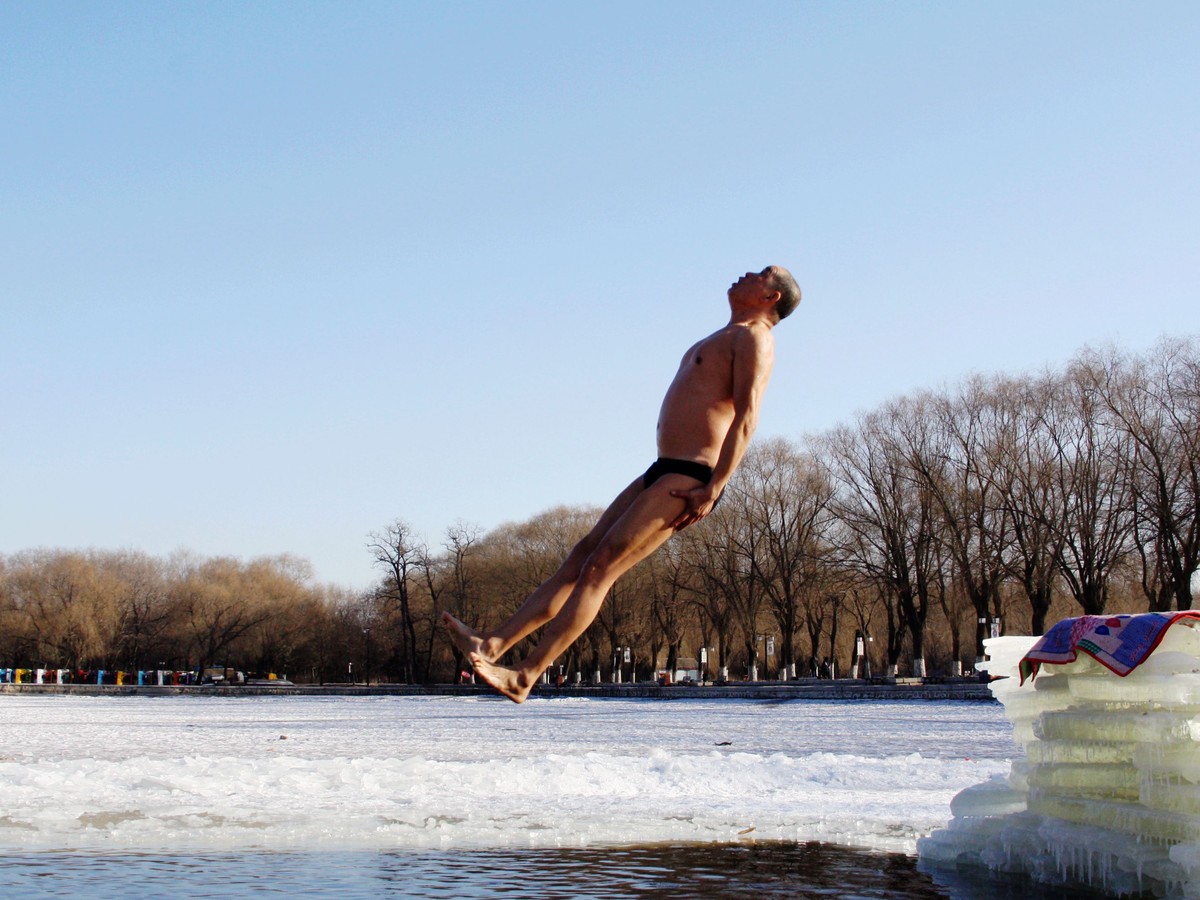 2015年元月2日拍摄 沈阳北陵公园 冬泳队的 新习作    祝福各位师友新年快乐 万事如意