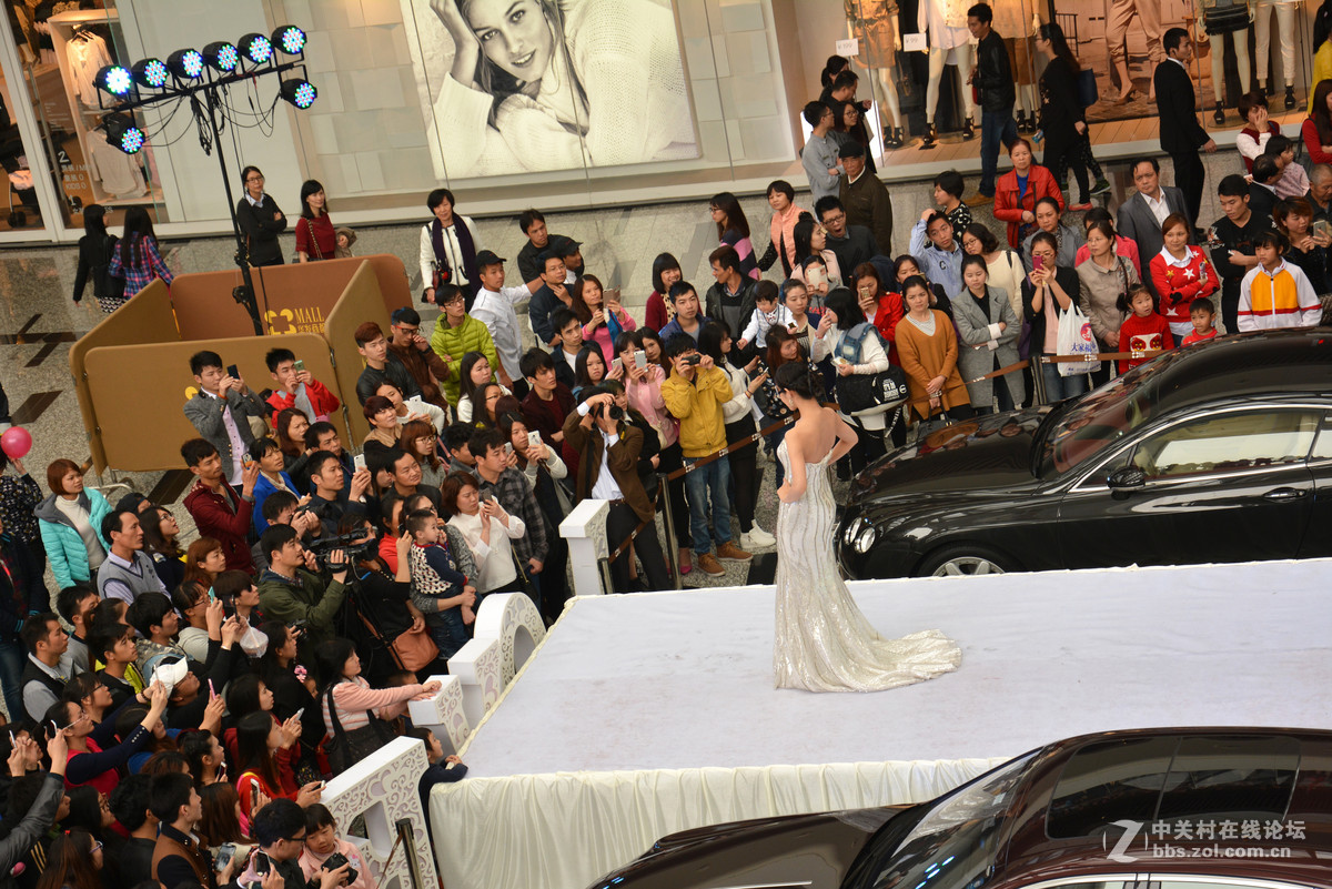 婚纱show，帅哥美女齐上阵