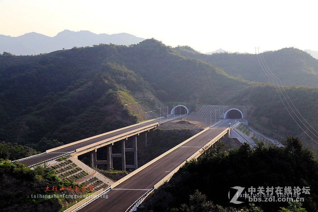 高速公路穿过太行山