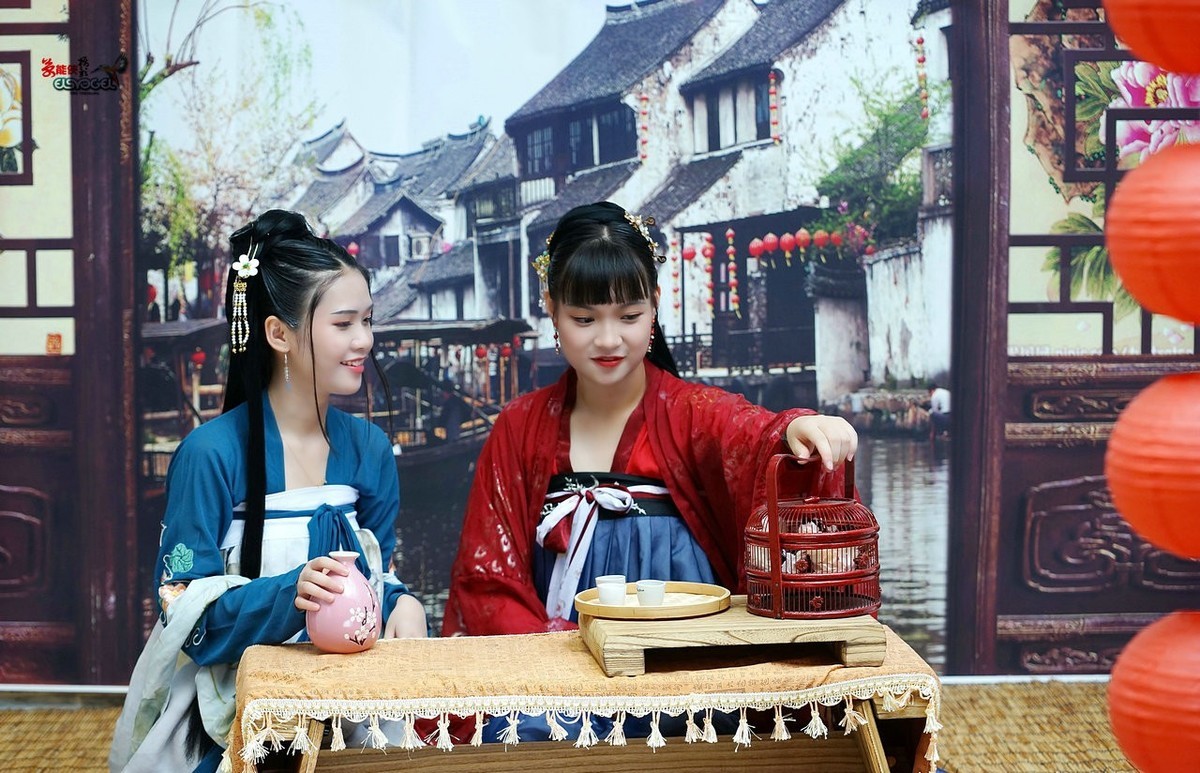 二宝江湖结拜姐妹莹莹丽玟