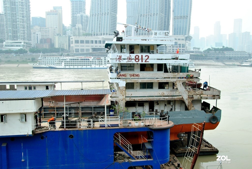 长江上船坞修船