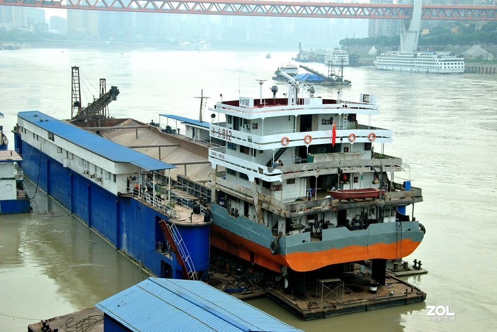 长江上船坞修船
