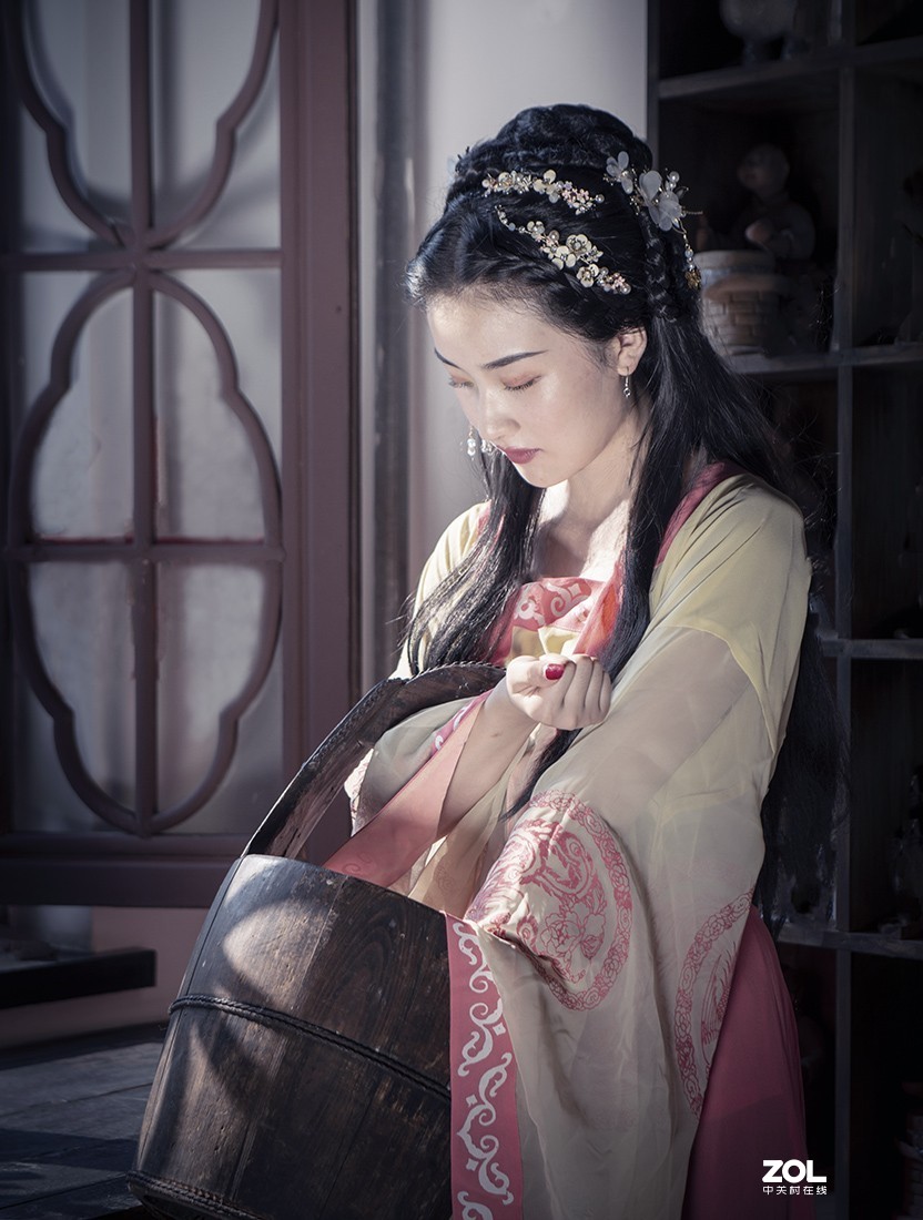 摄影故事片《嫦娥奔月》