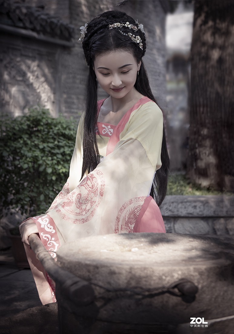 摄影故事片《嫦娥奔月》