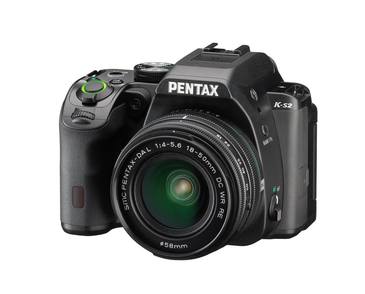 具备高端机性能的世界最小注1的防尘防滴可换镜头数码相机「PENTAX K-S2」新上市