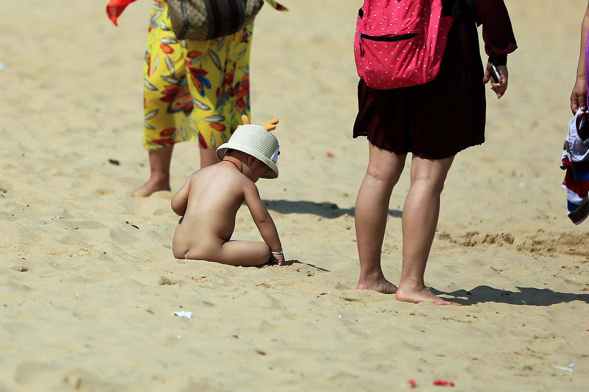 海滩随拍--谁说不能裸泳
