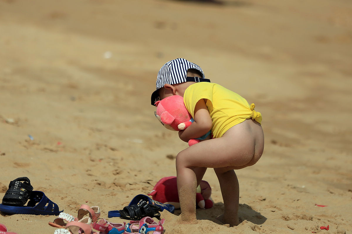 海滩随拍--谁说不能裸泳