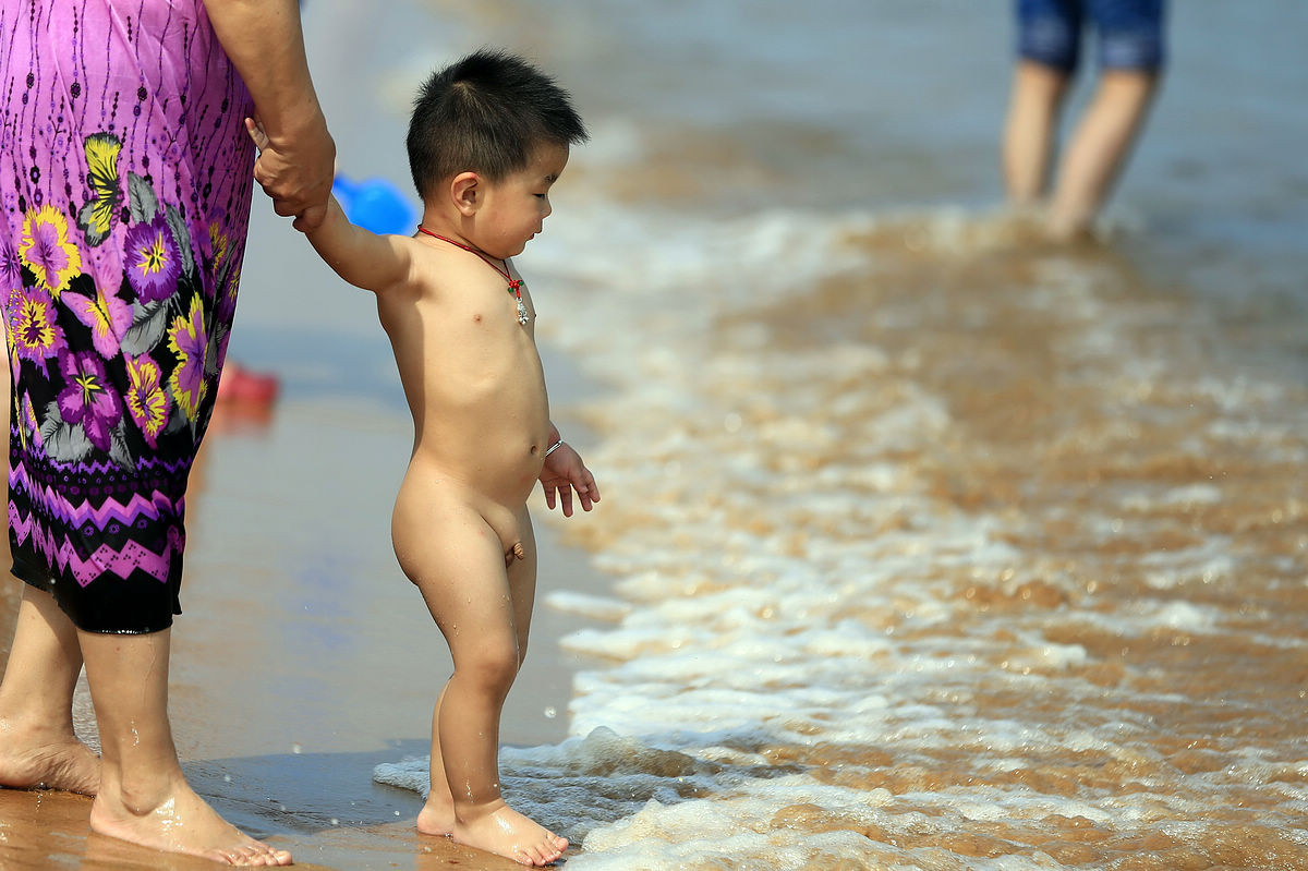 海滩随拍--谁说不能裸泳