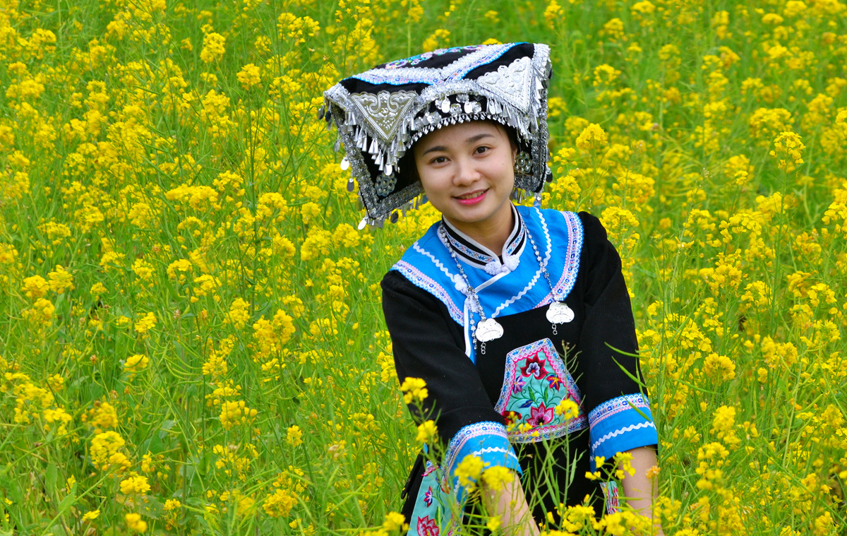 寻找尼康镜头中最美模特布依族小姑娘阿艳