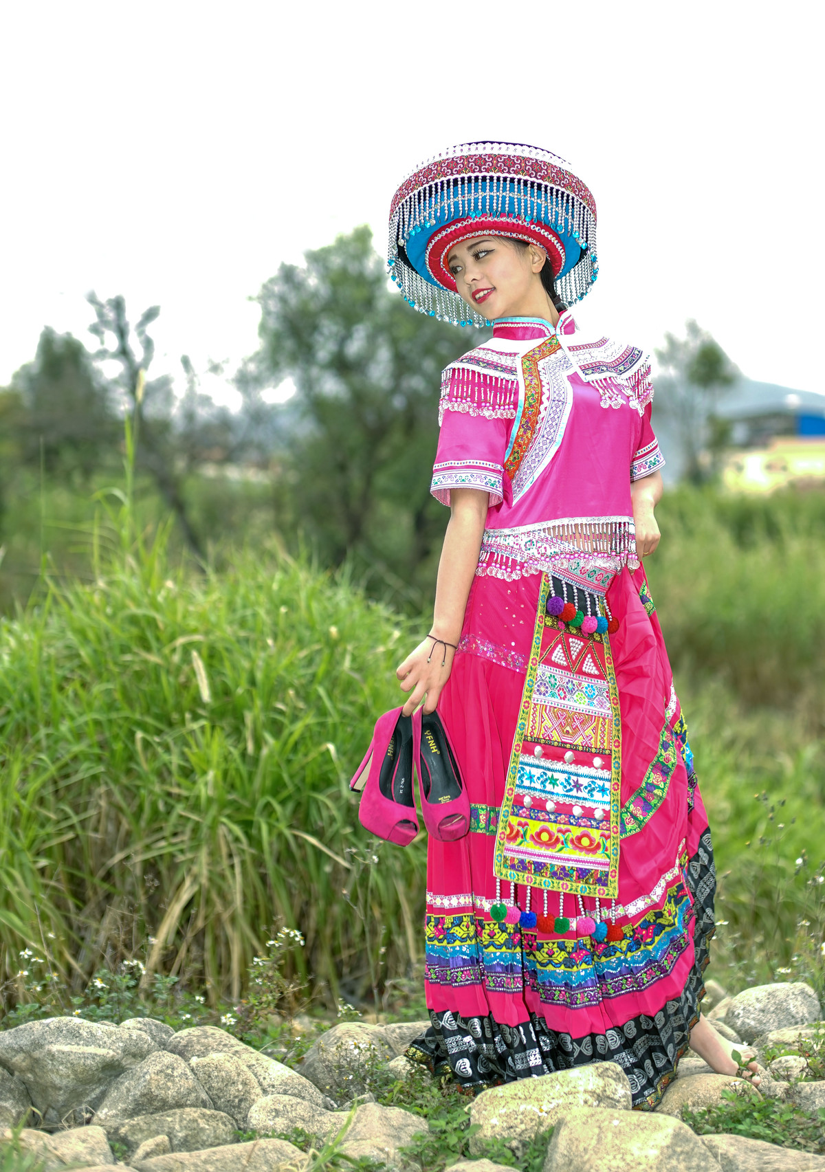 苗族：他们的服饰被称为“穿在身上的史诗” | 云南民族文化音像出版社