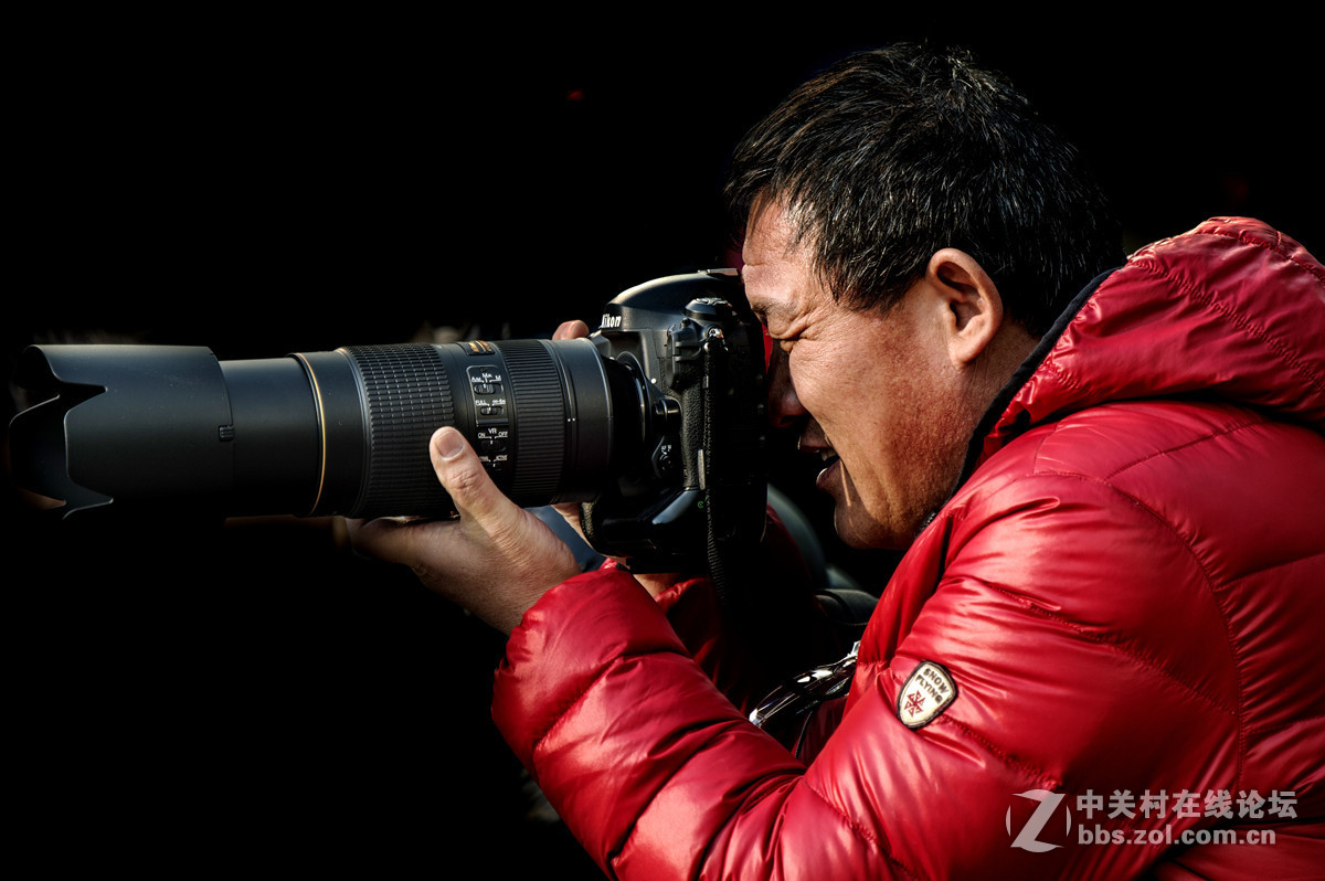 #尼康人物类作品赏析#第1期《星期六的抓拍》（老阿推荐）