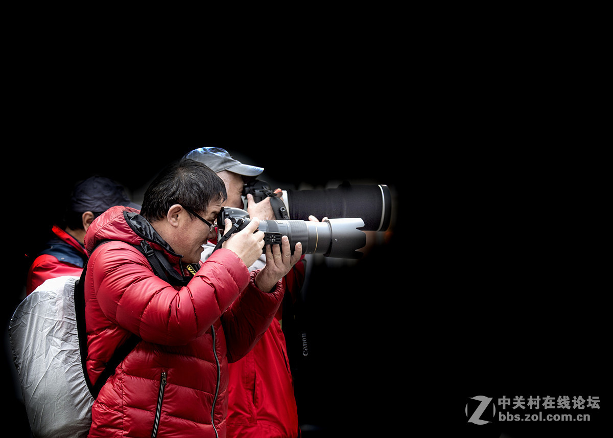 #尼康人物类作品赏析#第1期《星期六的抓拍》（老阿推荐）