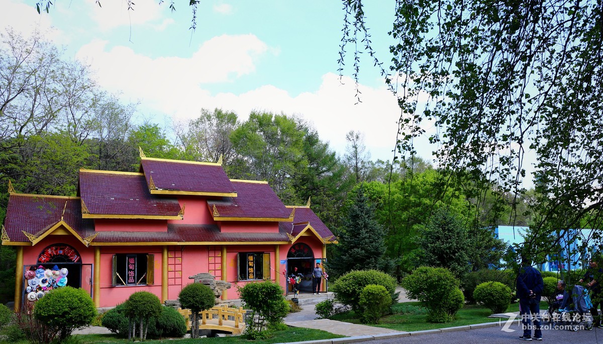 建筑 风格  各异篇 ------2015.5.9日 游历  沈阳 世博园 看 建筑 之一
