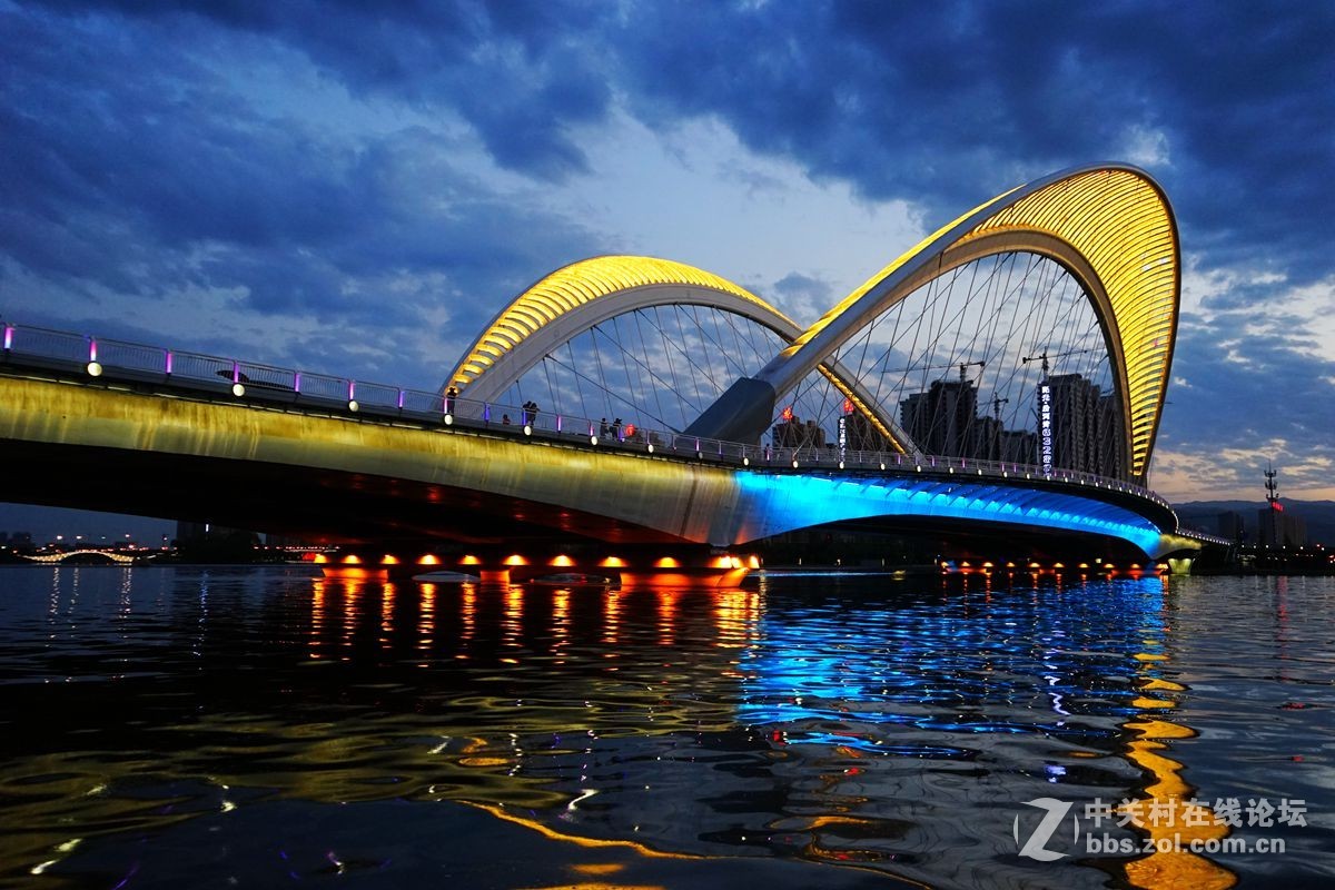 一组南中环桥夜景预祝太原论坛2015年会圆满成功!