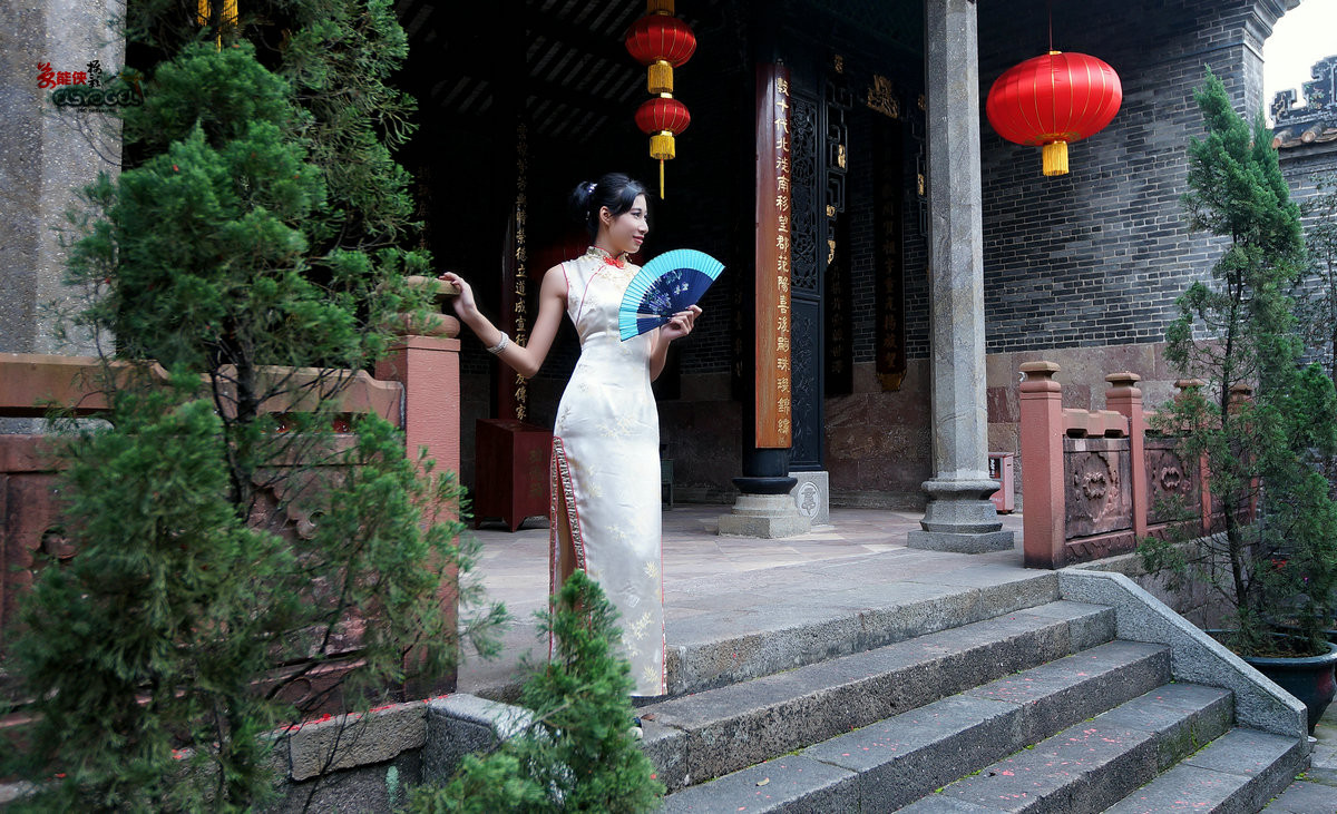 【潮连岛祠堂外拍】旗袍少女------茵茵