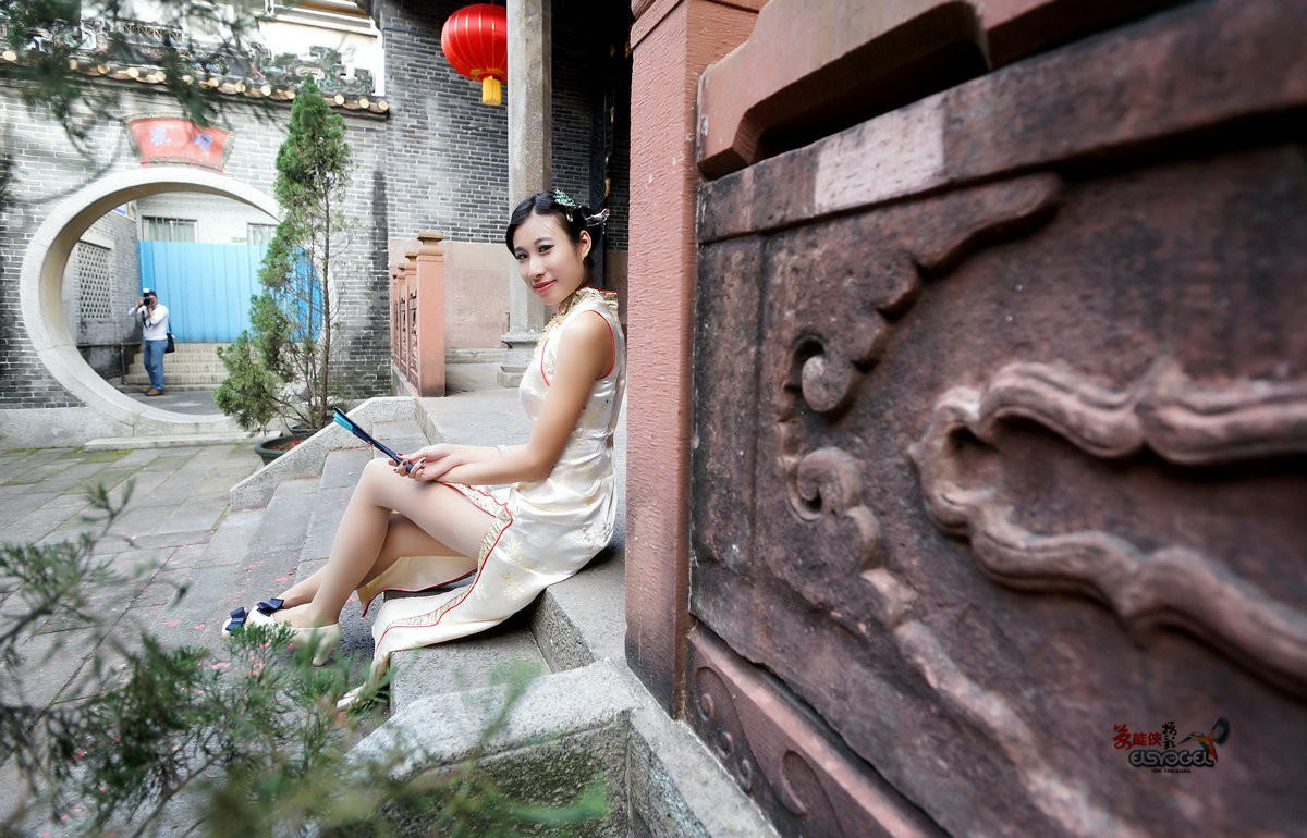 【潮连岛祠堂外拍】旗袍少女------茵茵