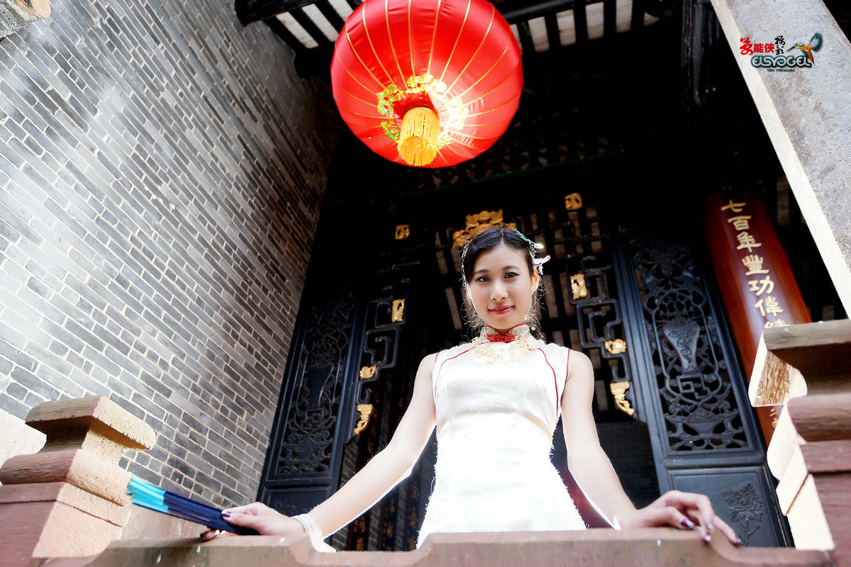 【潮连岛祠堂外拍】旗袍少女------茵茵