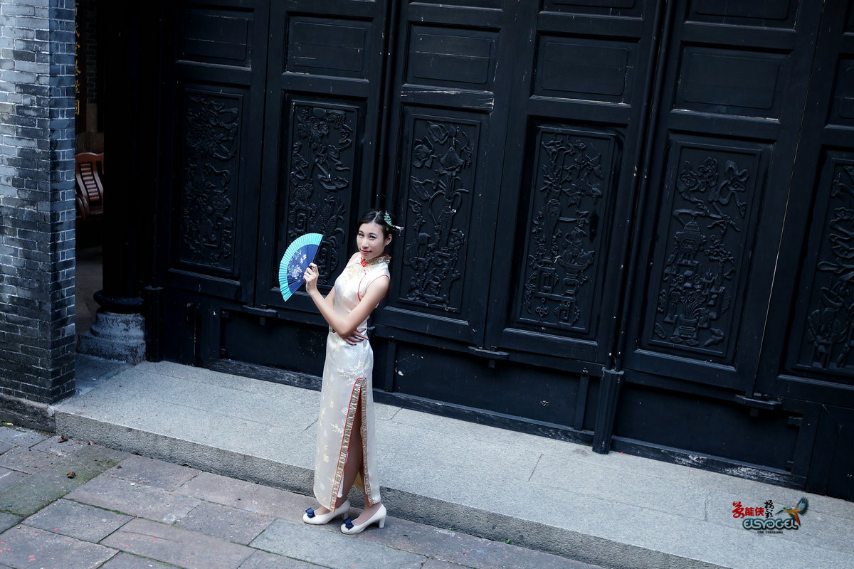 【潮连岛祠堂外拍】旗袍少女------茵茵