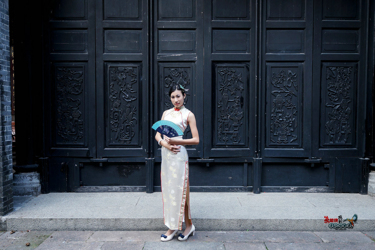 【潮连岛祠堂外拍】旗袍少女------茵茵