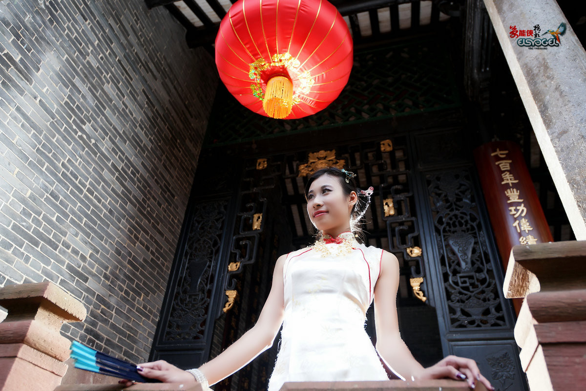 【潮连岛祠堂外拍】旗袍少女------茵茵