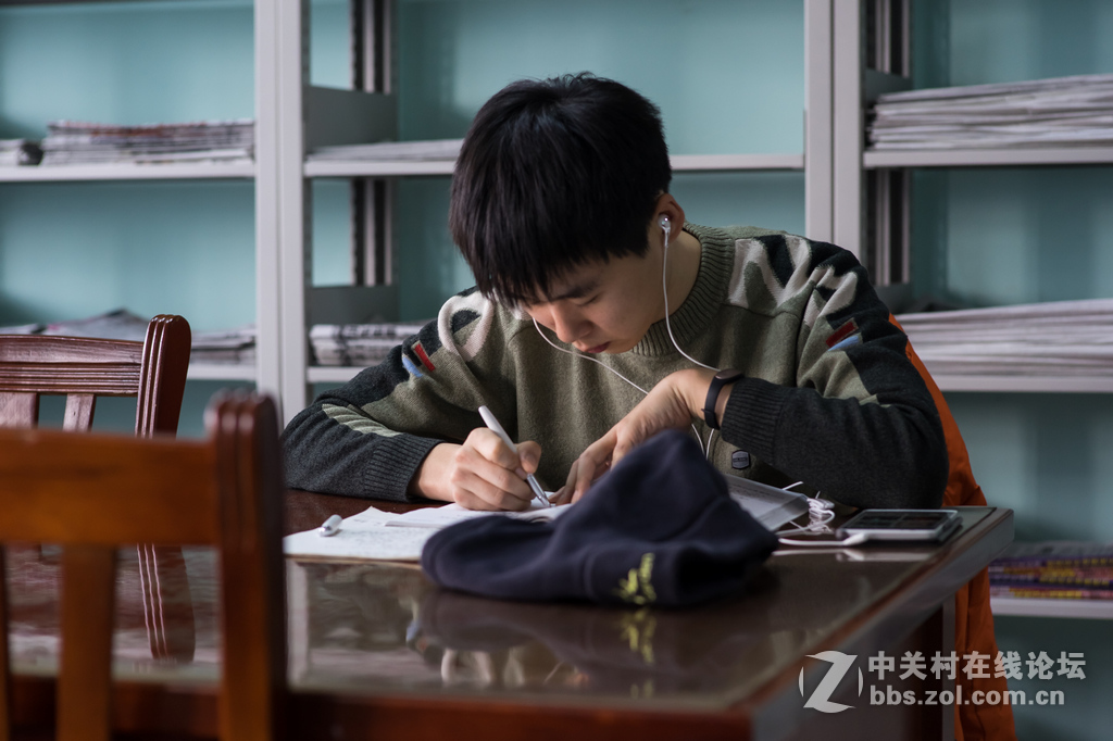 读书看报的好去处-----走进南岗区图书馆