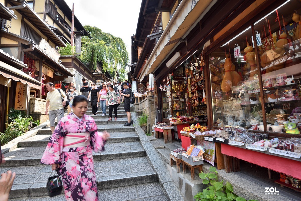 日本京都清水寺街的三年坂二年坂