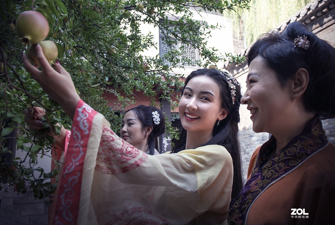 摄影故事片《嫦娥奔月》